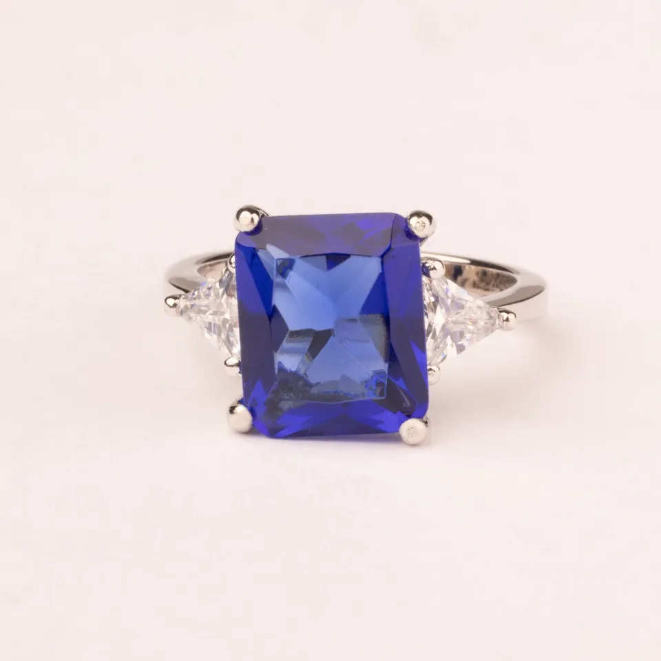 ULTIMA EDIZIONE bague zircon taille émeraude couleur