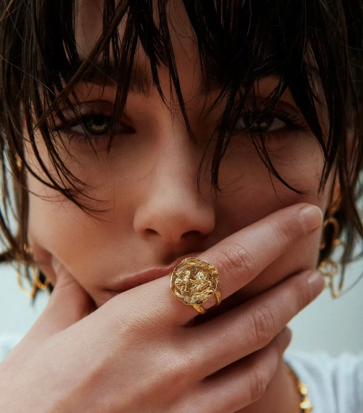 Elise Tsikis Mendi bague chevalière zircon blanc