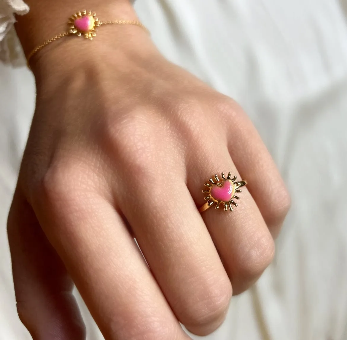 Elise Tsikis Octobre Rose Santissima bague coeur rose