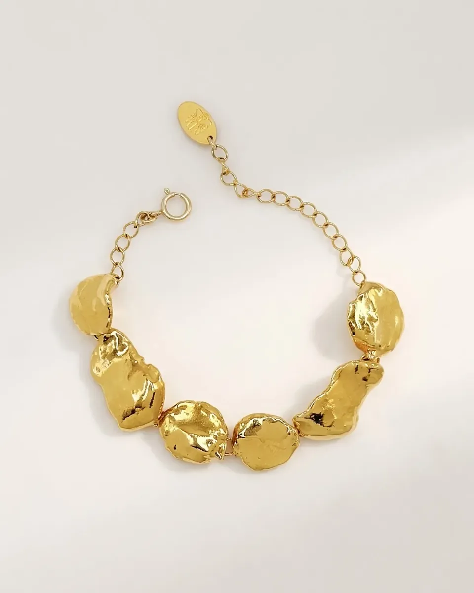 Elise Tsikis Nonas bracelet doré perles martelées