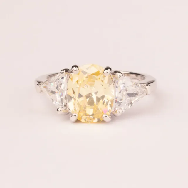 Ultima Edizione bague zircon ovale coloré 7x10 mm