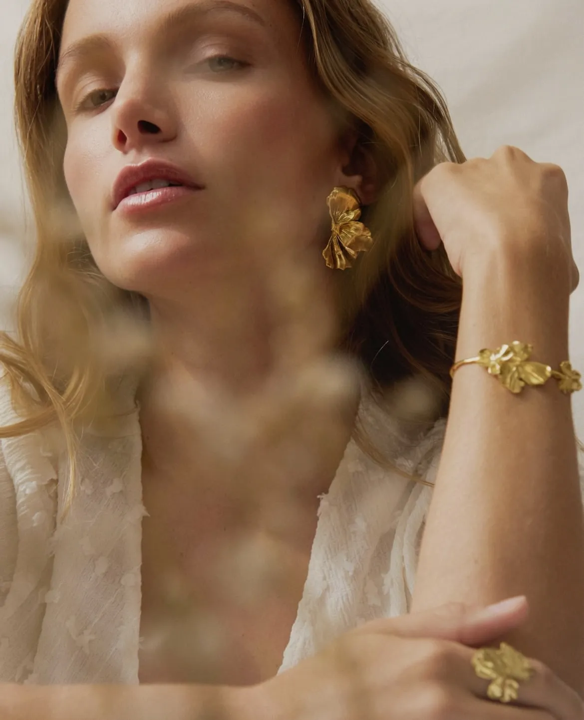 Elise Tsikis Némésis Euménide Medium boucles d'oreilles plaqué or