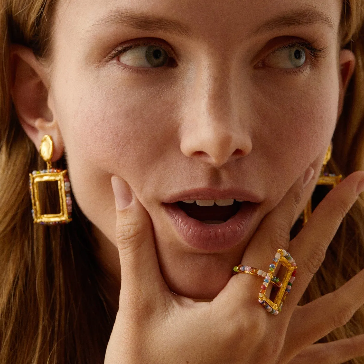 Elise Tsikis Oros bague nacre multicolore 52
