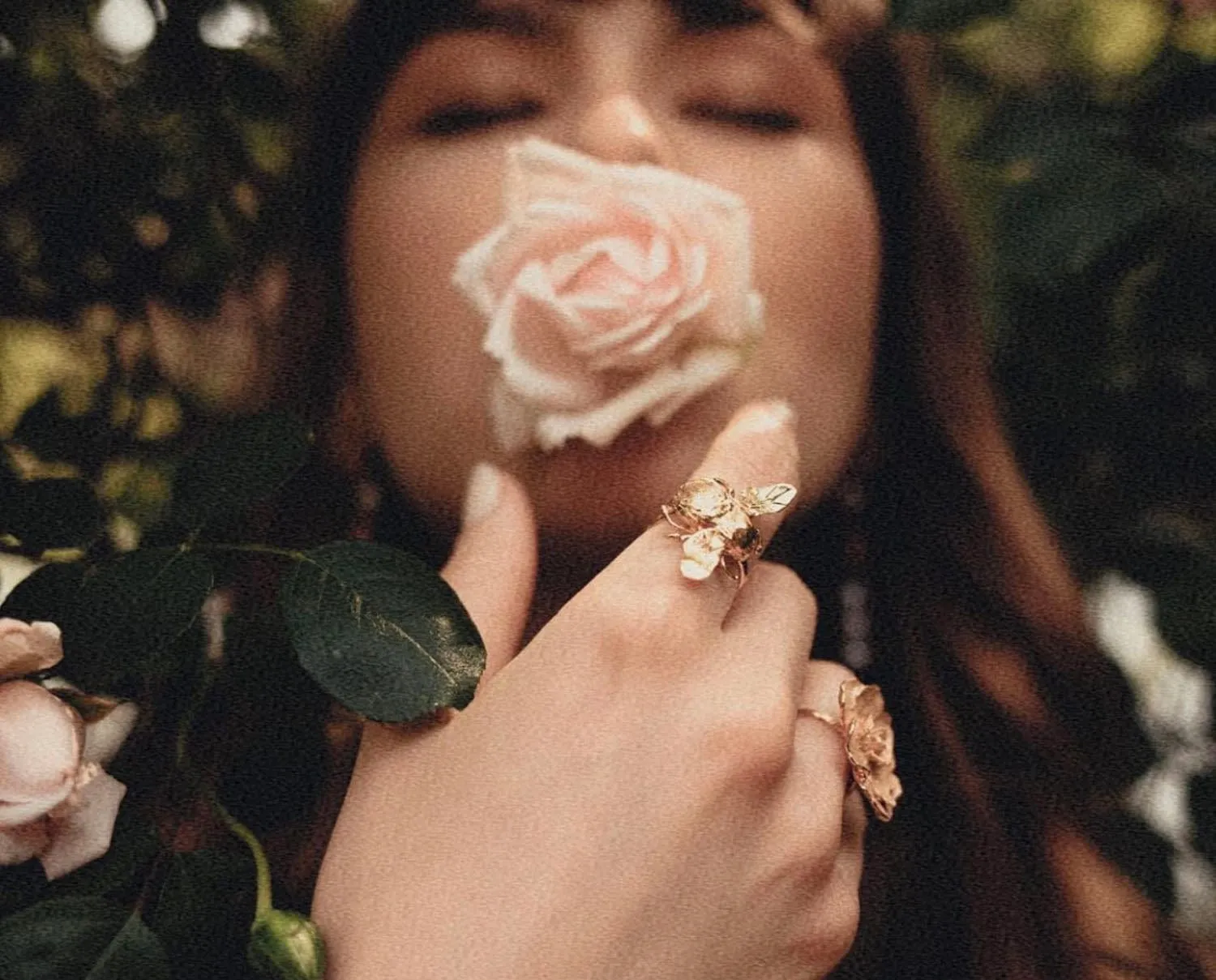 Elise Tsikis Cela bague bourdon or jaune