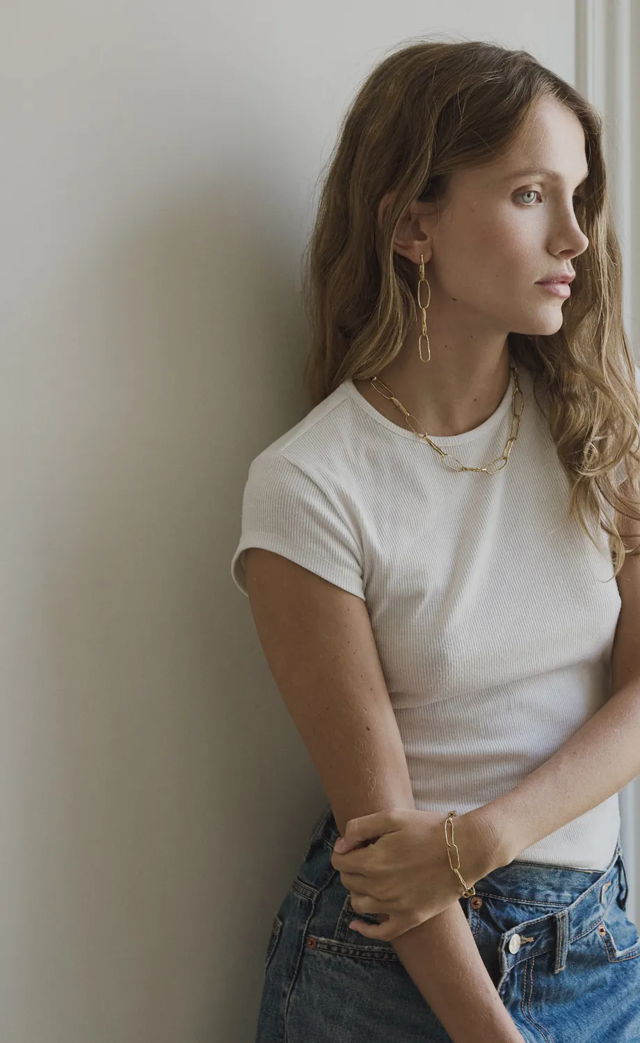 Elise Tsikis Koro boucles d'oreilles martelées dorées