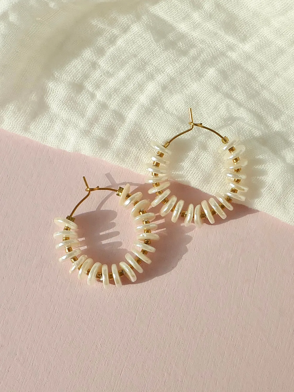 Cloralys Irisé boucles d'oreilles créoles heishi