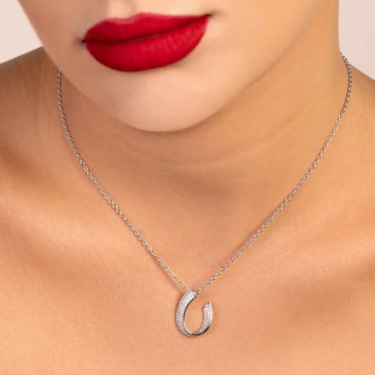 Ultima Edizione Virgola Pave pendentif virgule zircons