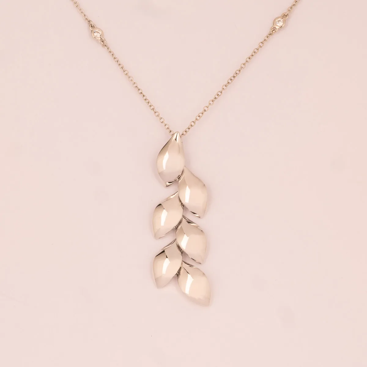 Ultima Edizione feuilles collier pendant doré