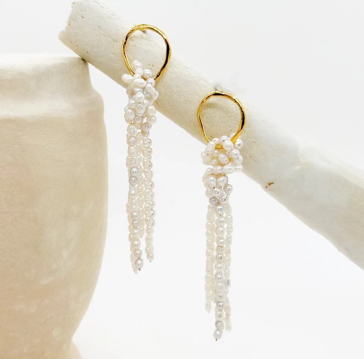 Elise Tsikis Aphrodite Vathiani boucles perles 9,5 cm