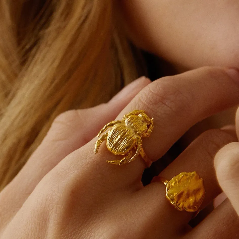 Elise Tsikis Iepa bague scarabée réglable or jaune