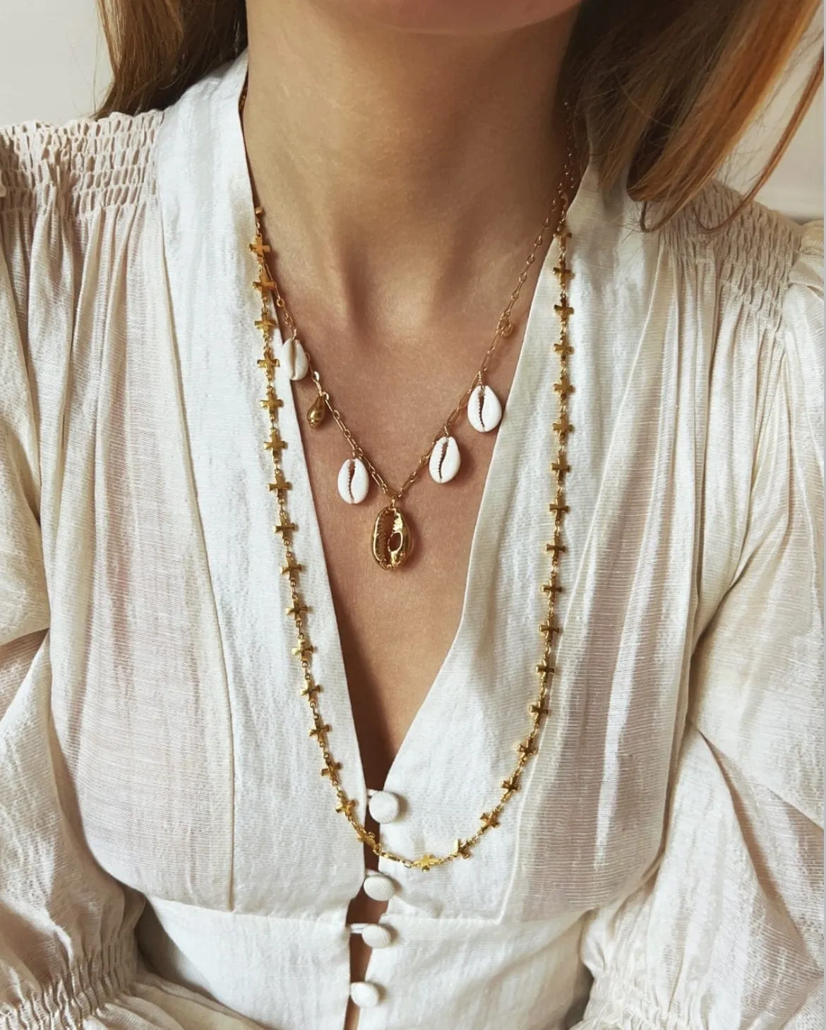 Elise Tsikis Kamari collier croix or jaune 45 cm