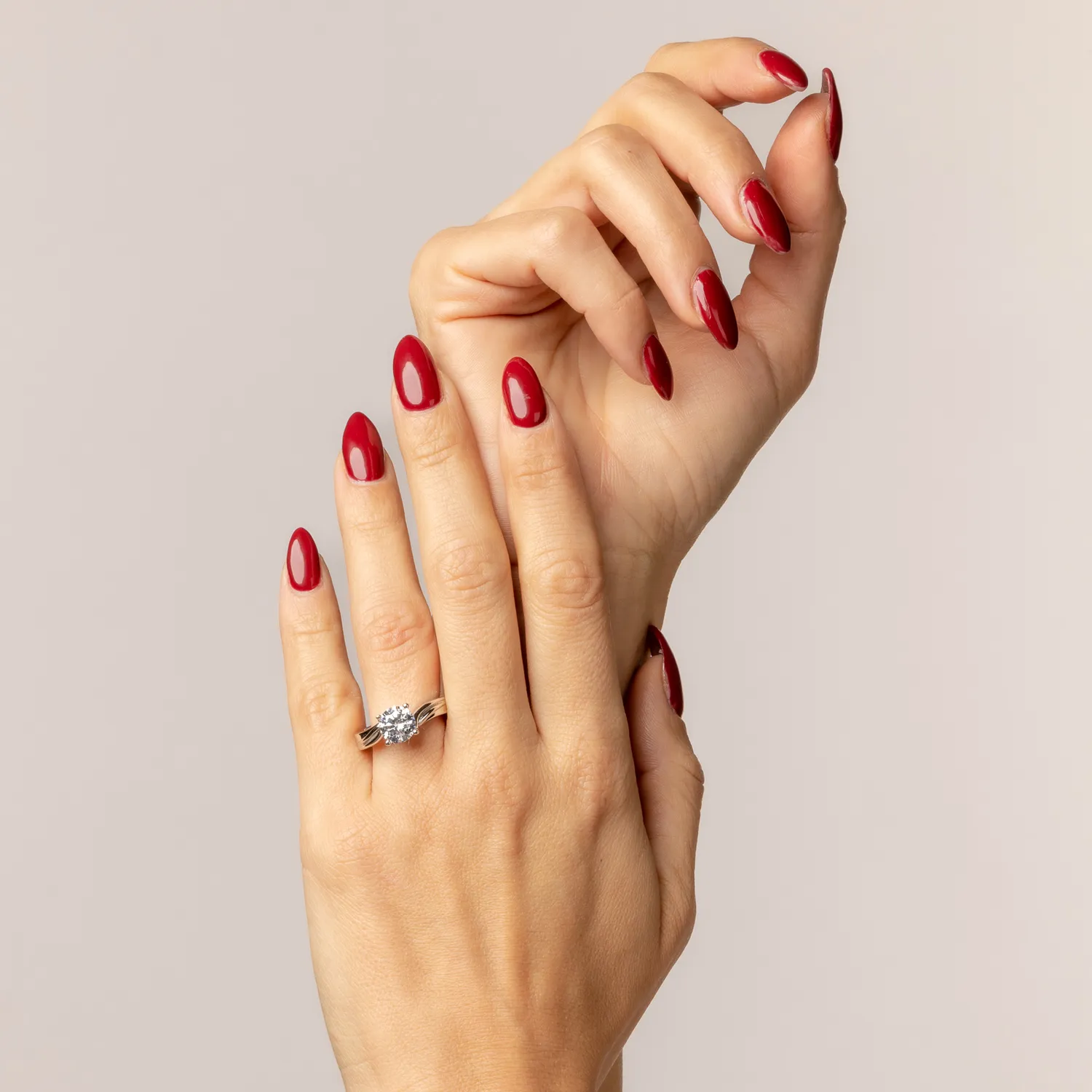 Ultima Edizione solitaire 8 mm bague tige ciselée