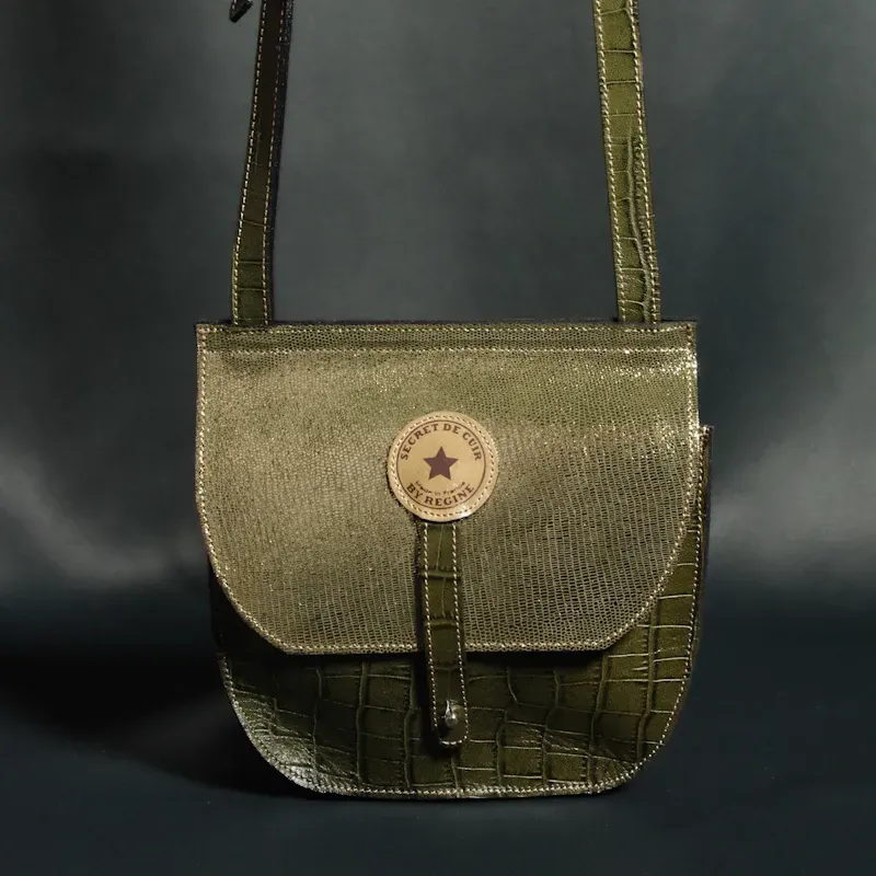Secret de Cuir Besace sac bandoulière cuir kaki rabat doré