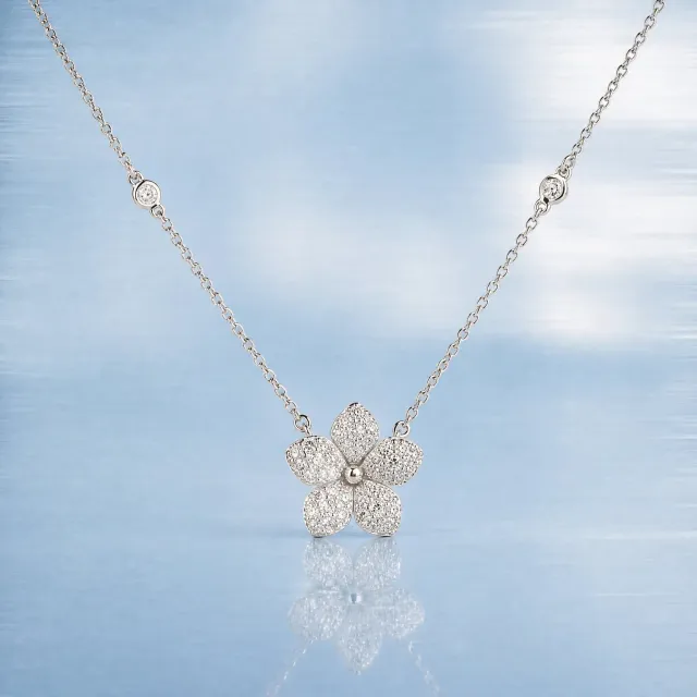 Ultima Edizione Fiore Pavé pendentif fleur strass