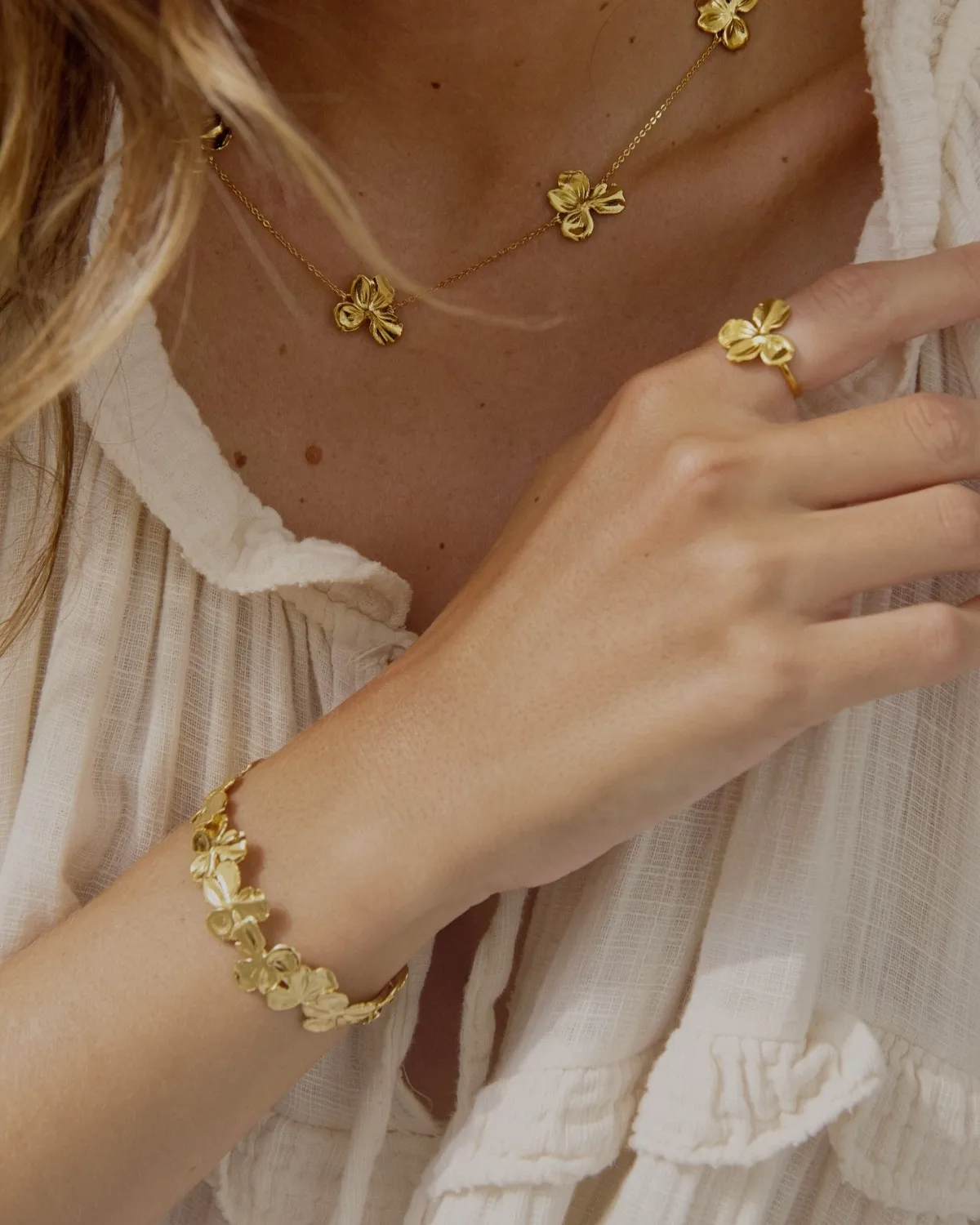 Elise Tsikis Antikyra bracelet fleurs réglable