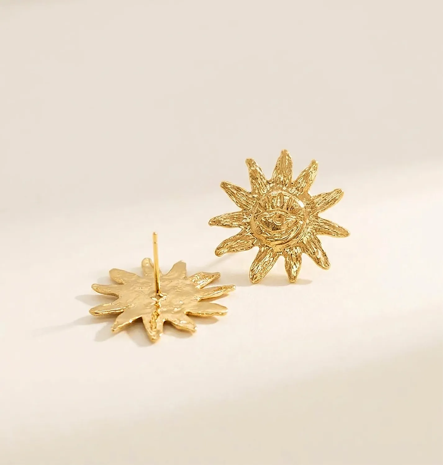 Elise Tsikis Aria boucles d’oreilles soleil or jaune