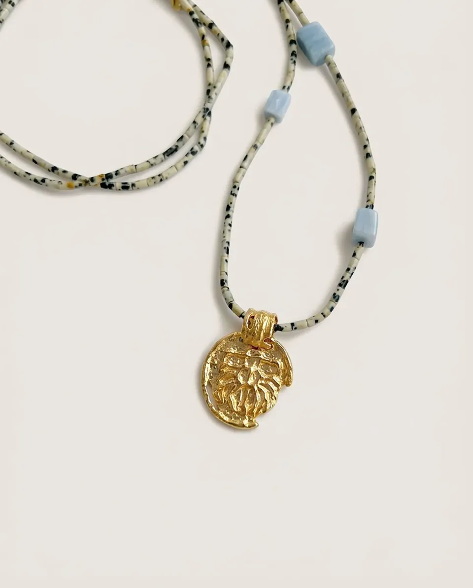 Elise Tsikis Limenas collier méditerranéen doré perles