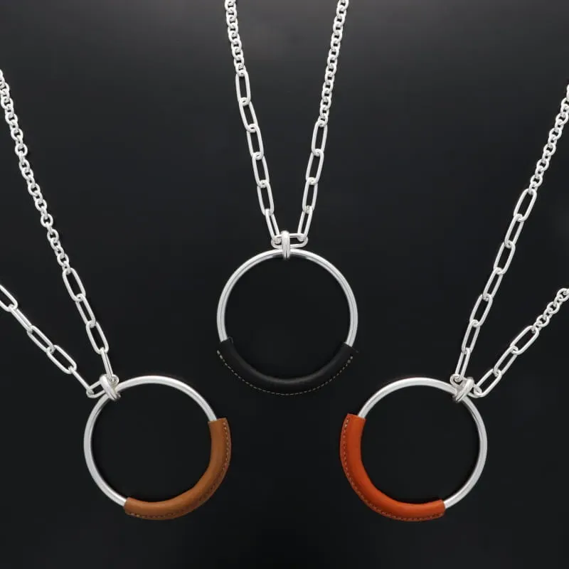 Secret de Cuir N°1235 sautoir jonc cuir plaqué argent