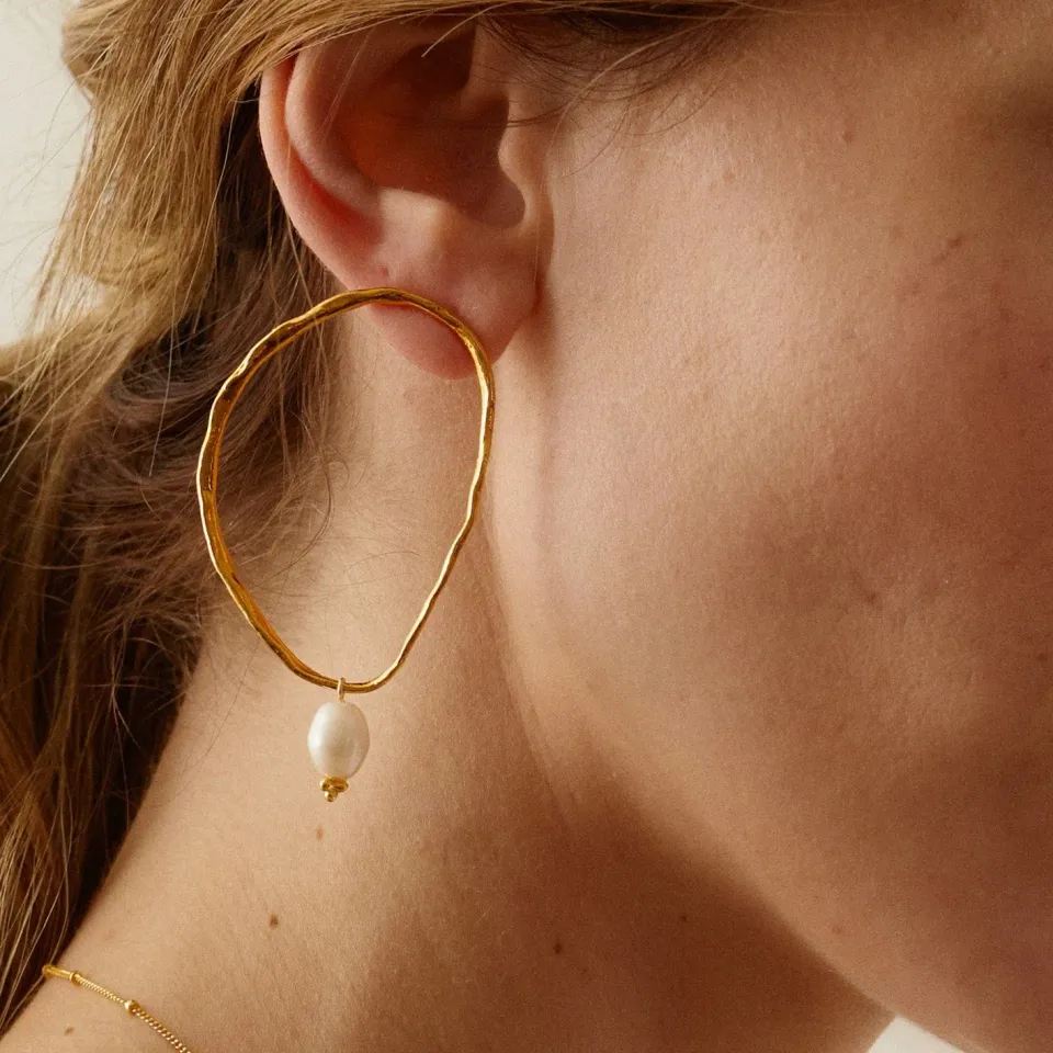 Elise Tsikis Sikelia boucles anneau perle or jaune