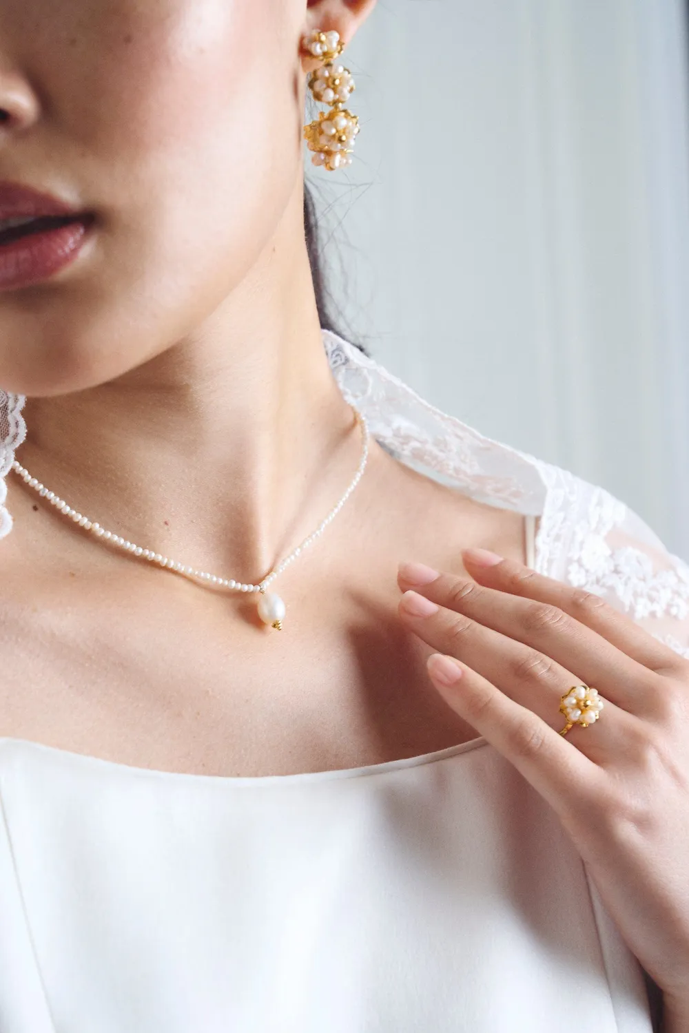 Elise Tsikis Selini Simple bague fleur nacre ajustable