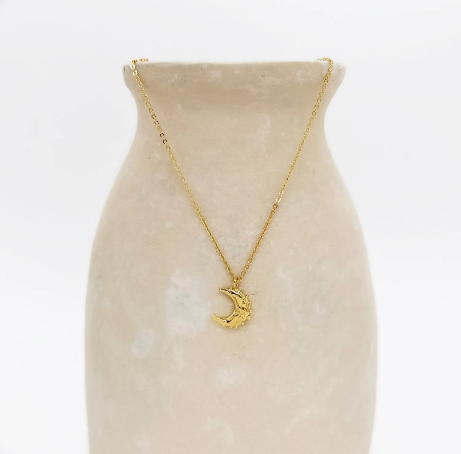 Elise Tsikis Selene collier lune dorée 45 cm