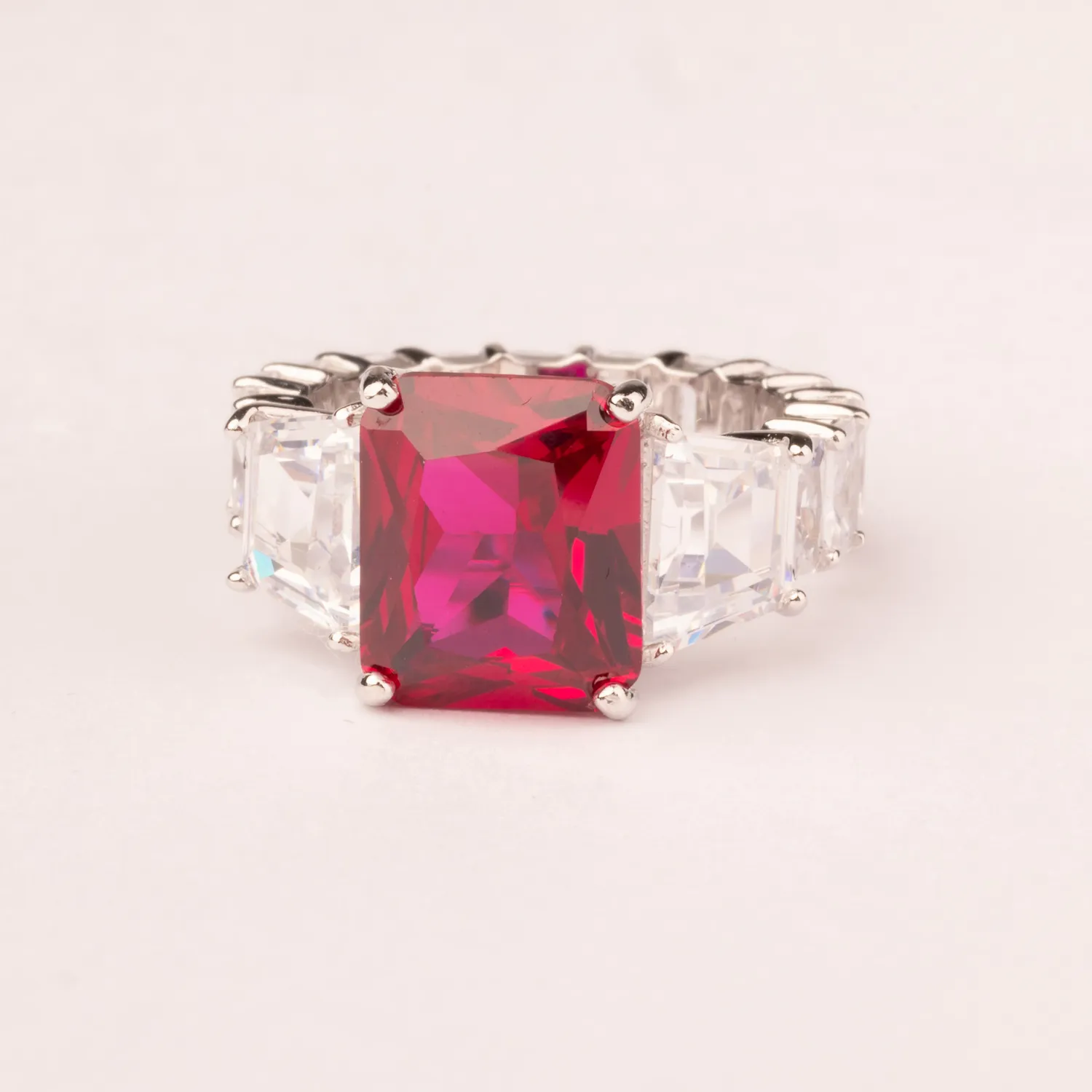 Ultima Edizione Baguette bague solitaire rectangulaire