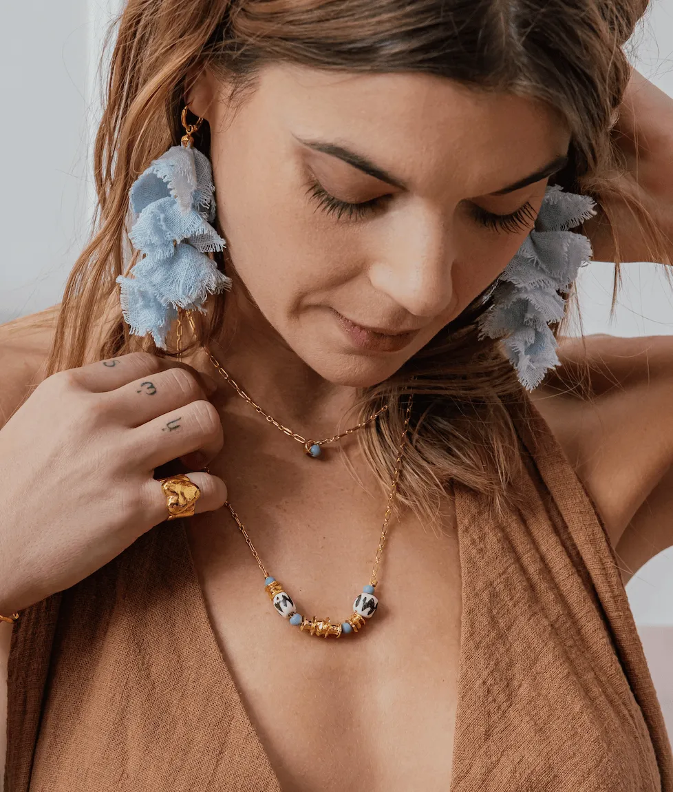 Elise Tsikis Eleftheria Galatas boucles bleu 10 cm