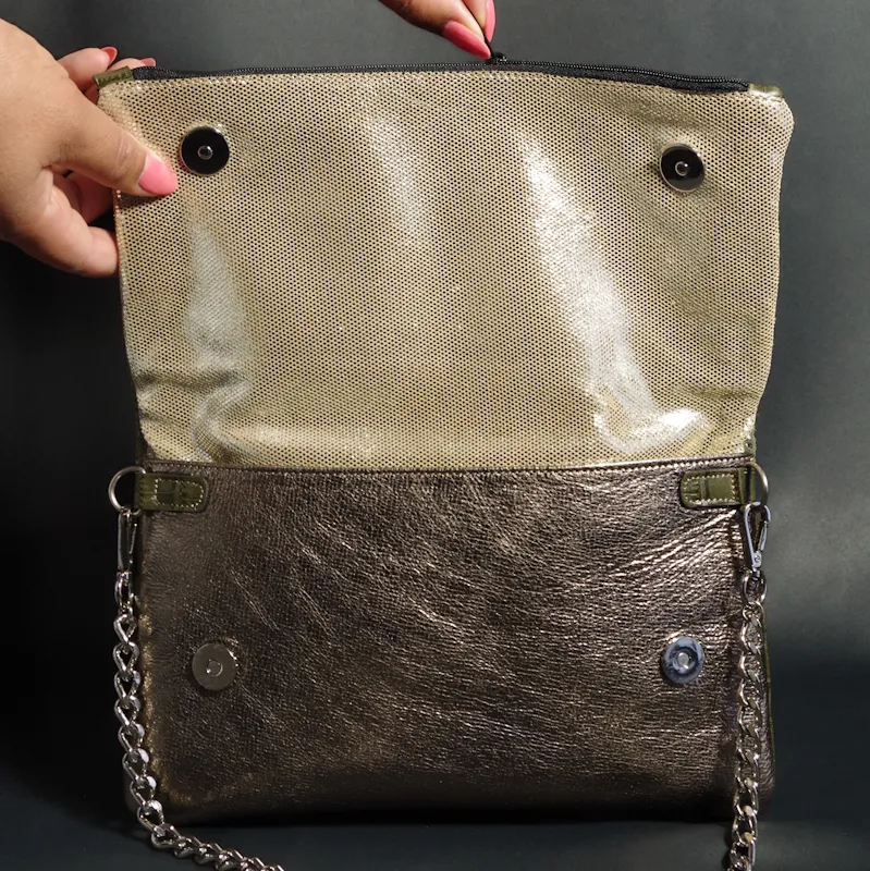 Secret de Cuir pochette cuir serpent kaki chaîne 26 cm