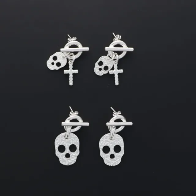Secret de Cuir N°1204 boucles tête de mort argenté