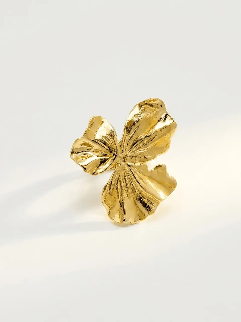 Elise Tsikis Eresos earcuff fleur doré sans perçage