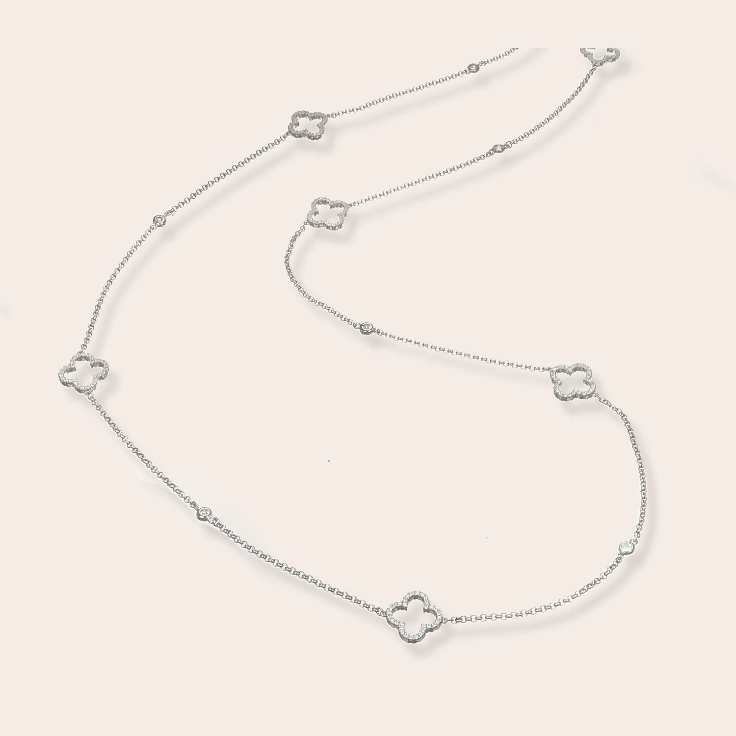 ULTIMA EDIZIONE Fleurs ajourées collier long
