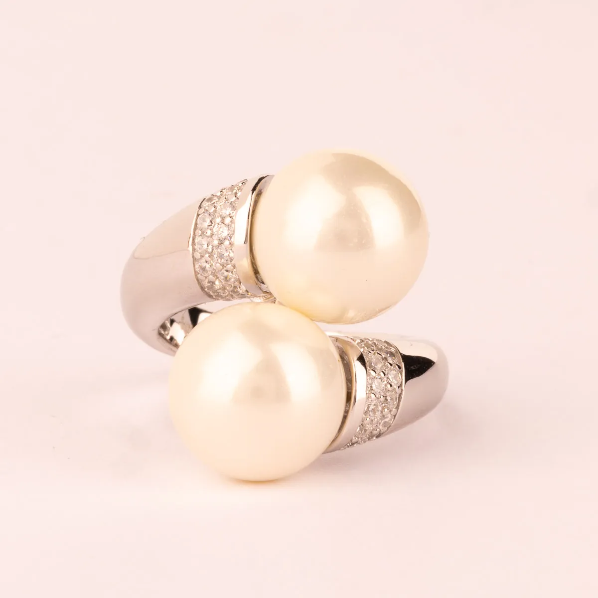 Ultima Edizione bague contrariée perles coquillage
