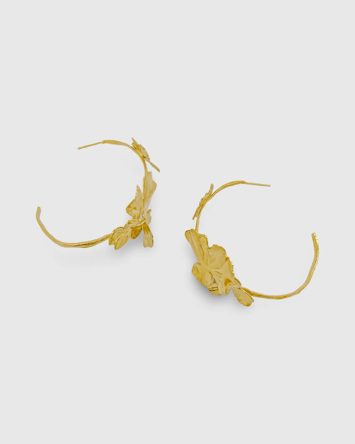 Elise Tsikis Ditsa boucles d'oreilles créoles dorées