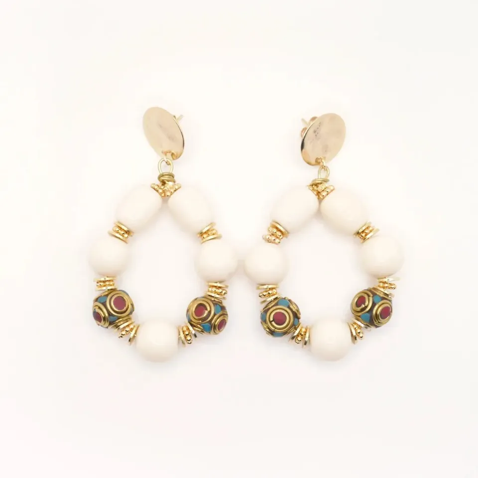 Cloralys Esmée boucles d'oreilles pendantes 6,5 cm écru
