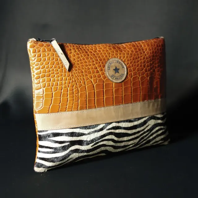 Secret de Cuir pochette cuir orange zèbre 26x19,5 cm