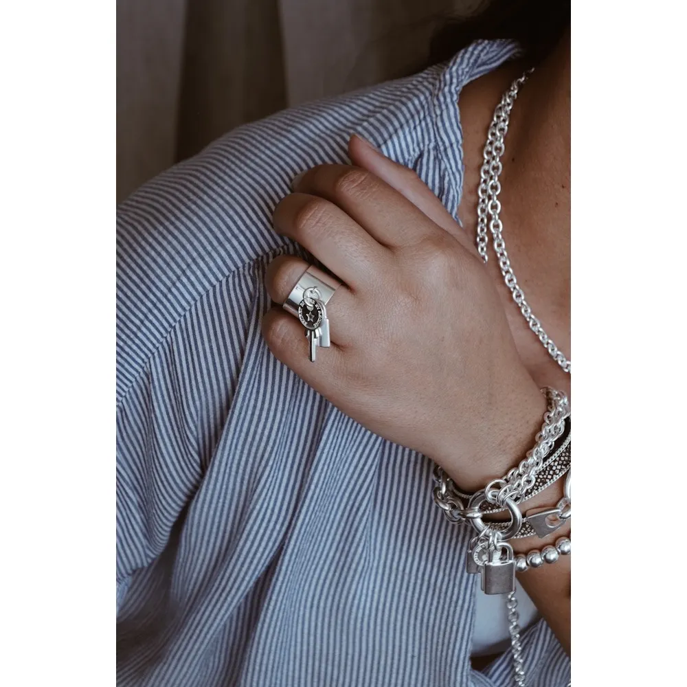 Secret de Cuir N°805 bague réglable clé cadenas argenté