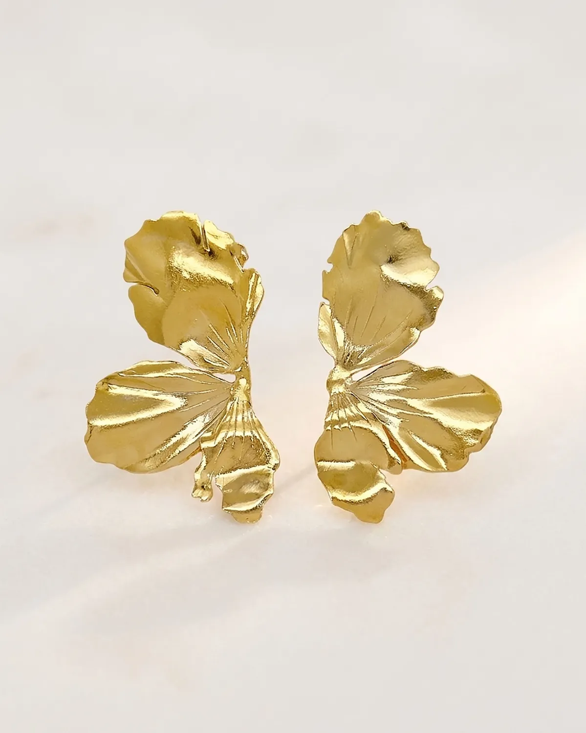 Elise Tsikis Euménide Large boucles d'oreilles fleur