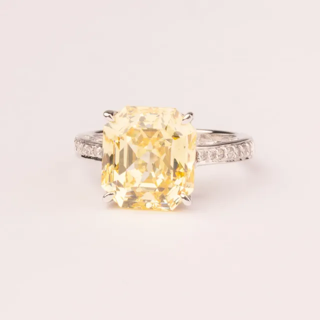 Ultima Edizione Solitario bague émeraude zircone