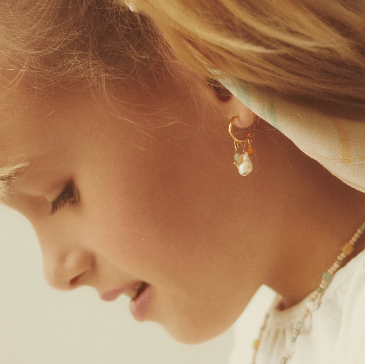 Elise Tsikis Liriopé mini créoles coquillage