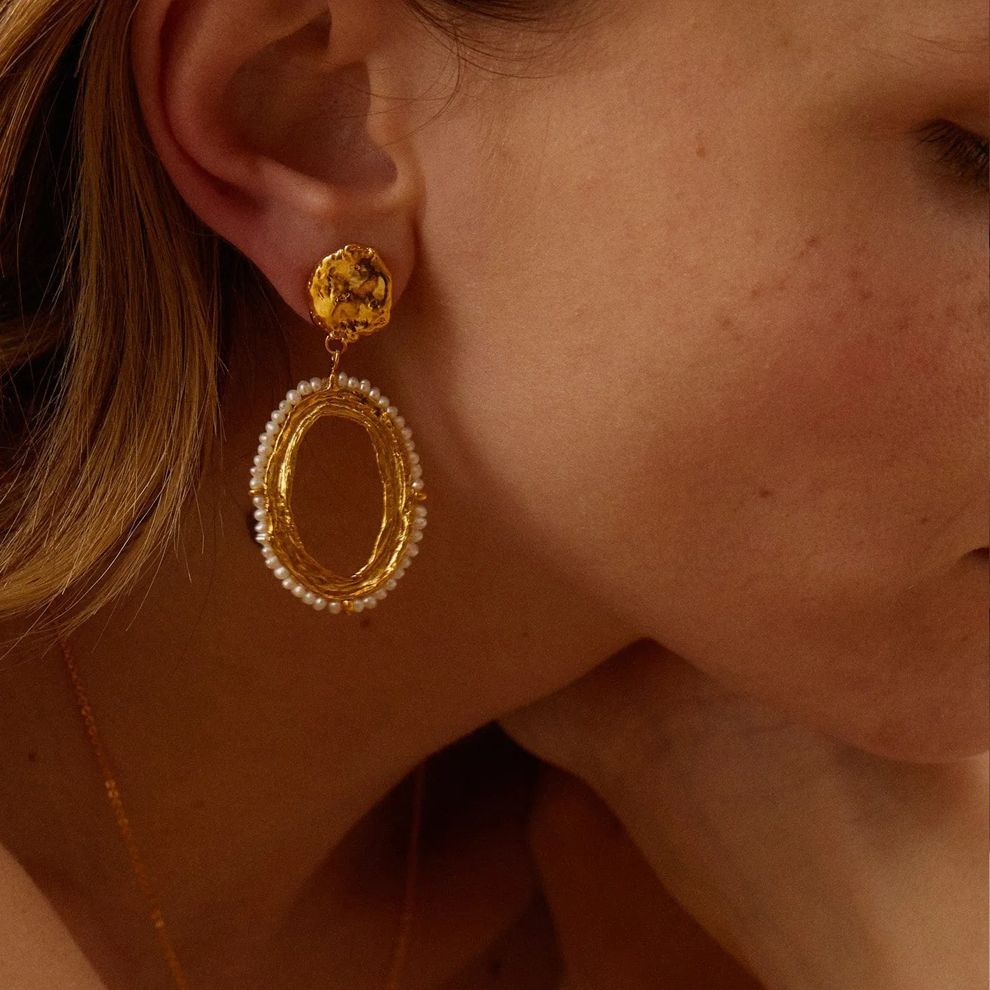 Elise Tsikis Oria boucles d'oreilles perle pendantes