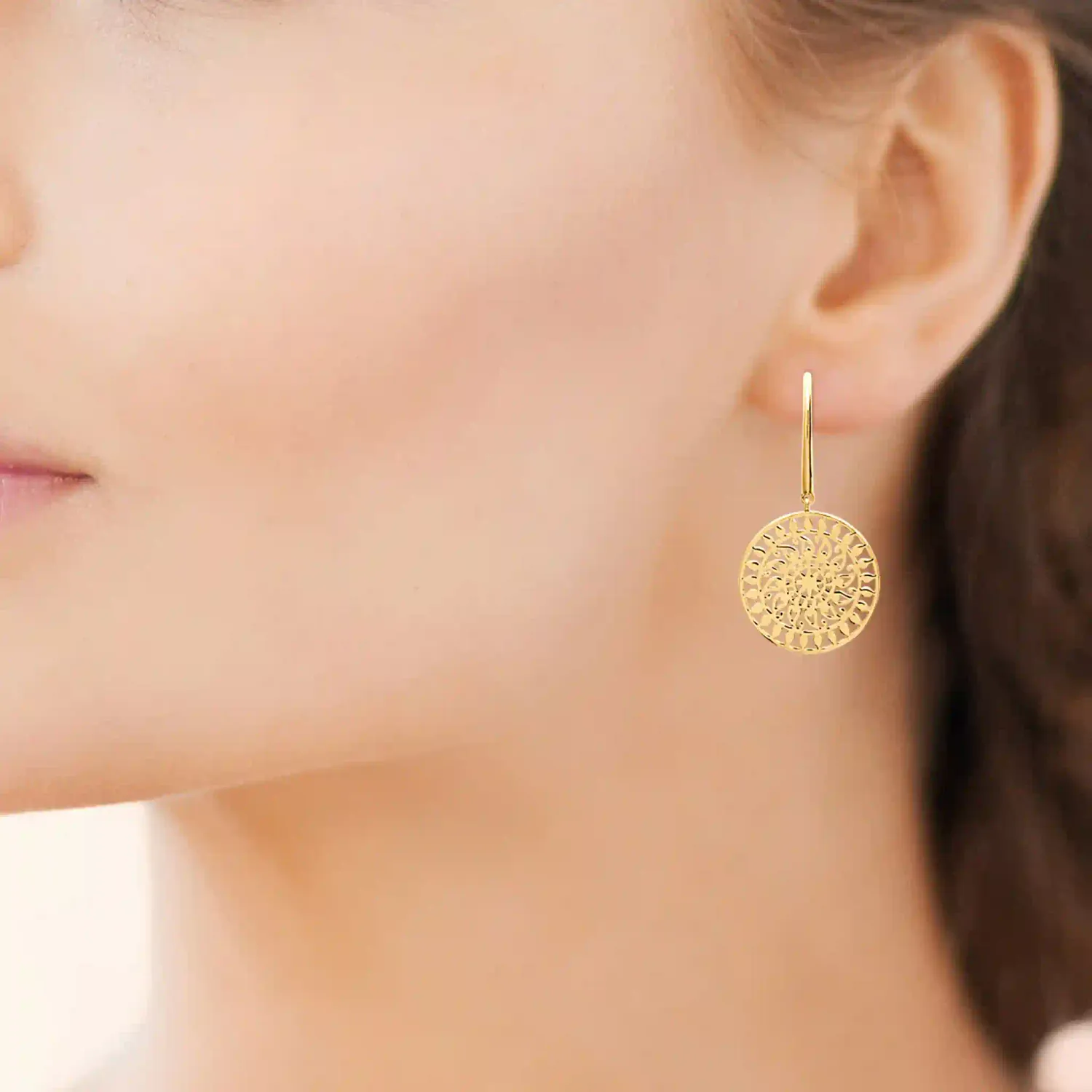 Oriana France boucles pendantes arabesques plaqué or