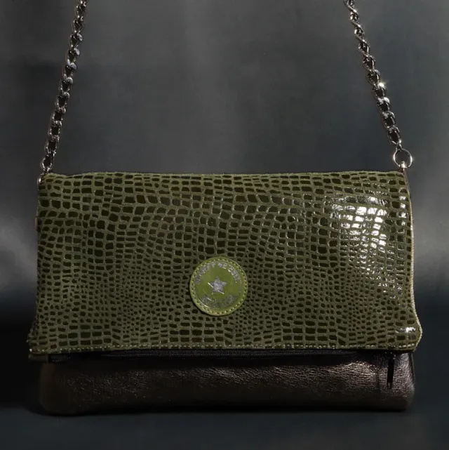Secret de Cuir pochette cuir serpent kaki chaîne 26 cm