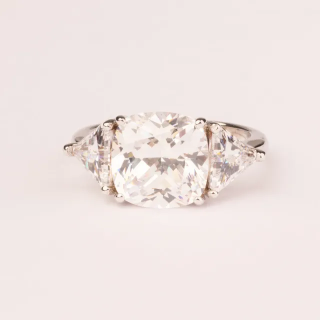 Ultima Edizione zircone carré 10x10 bague blanche triangles
