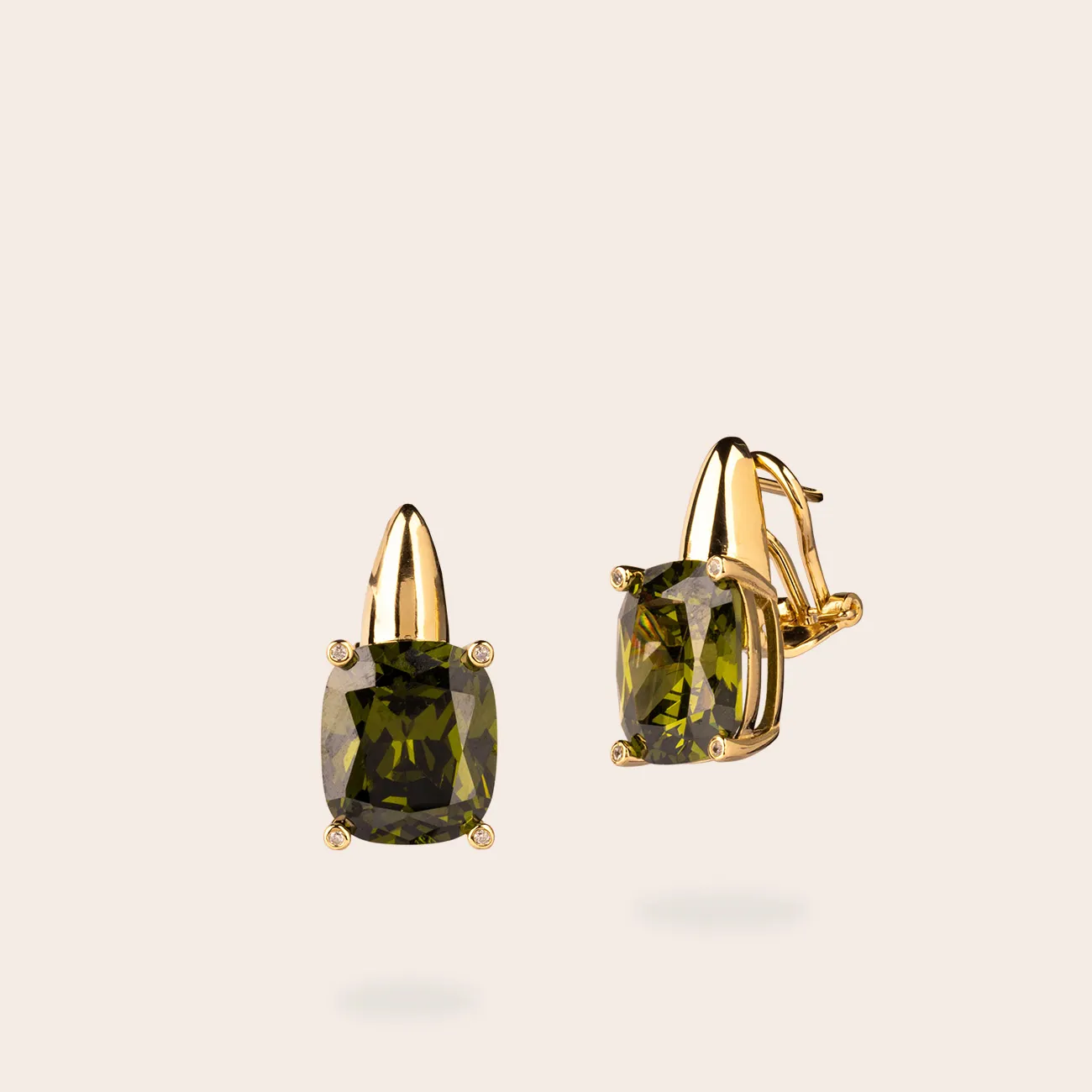 Ultima Edizione taille émeraude boucle zircon couleurs
