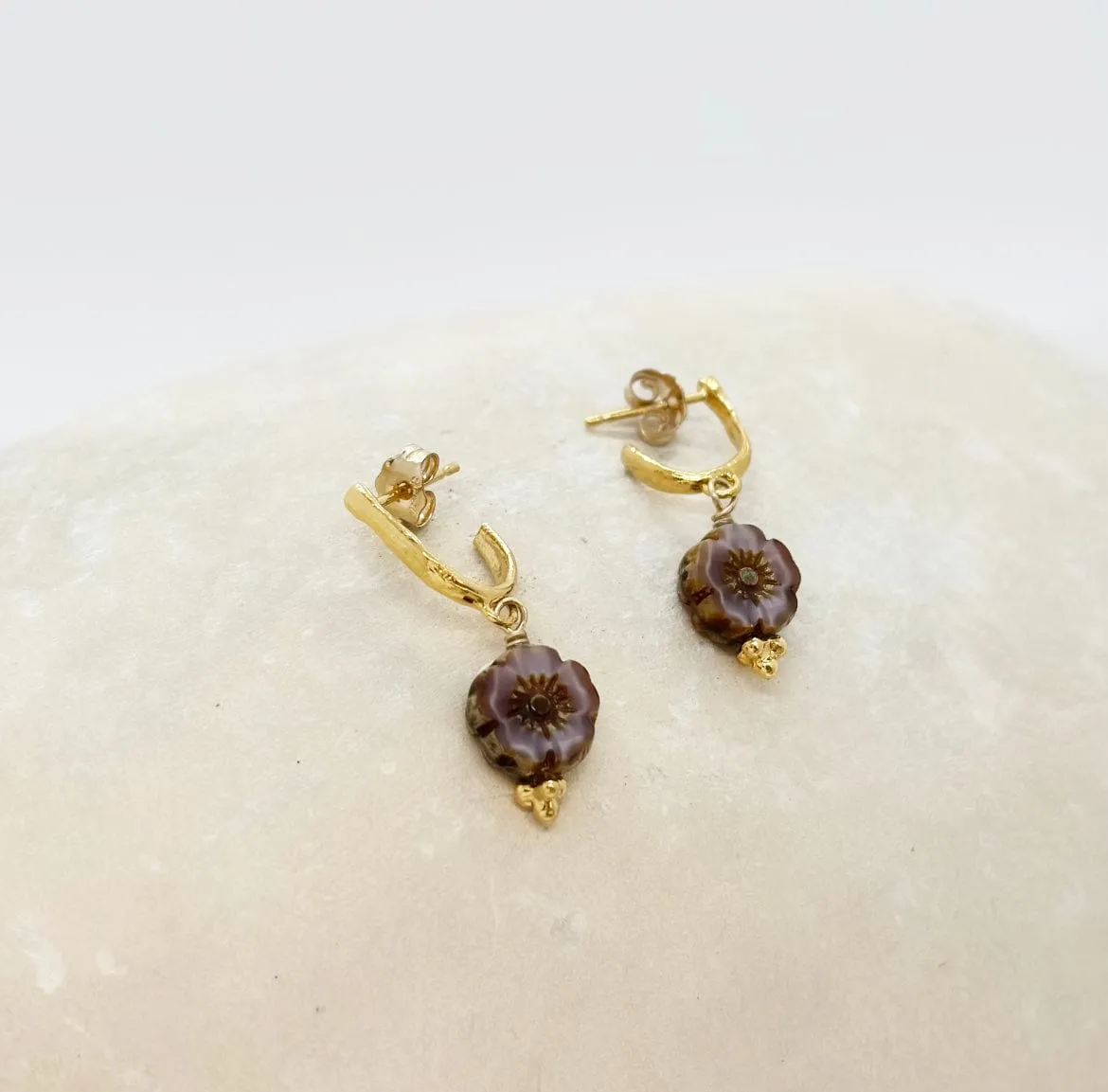 Elise Tsikis Zanita boucles d’oreilles fleur dorées