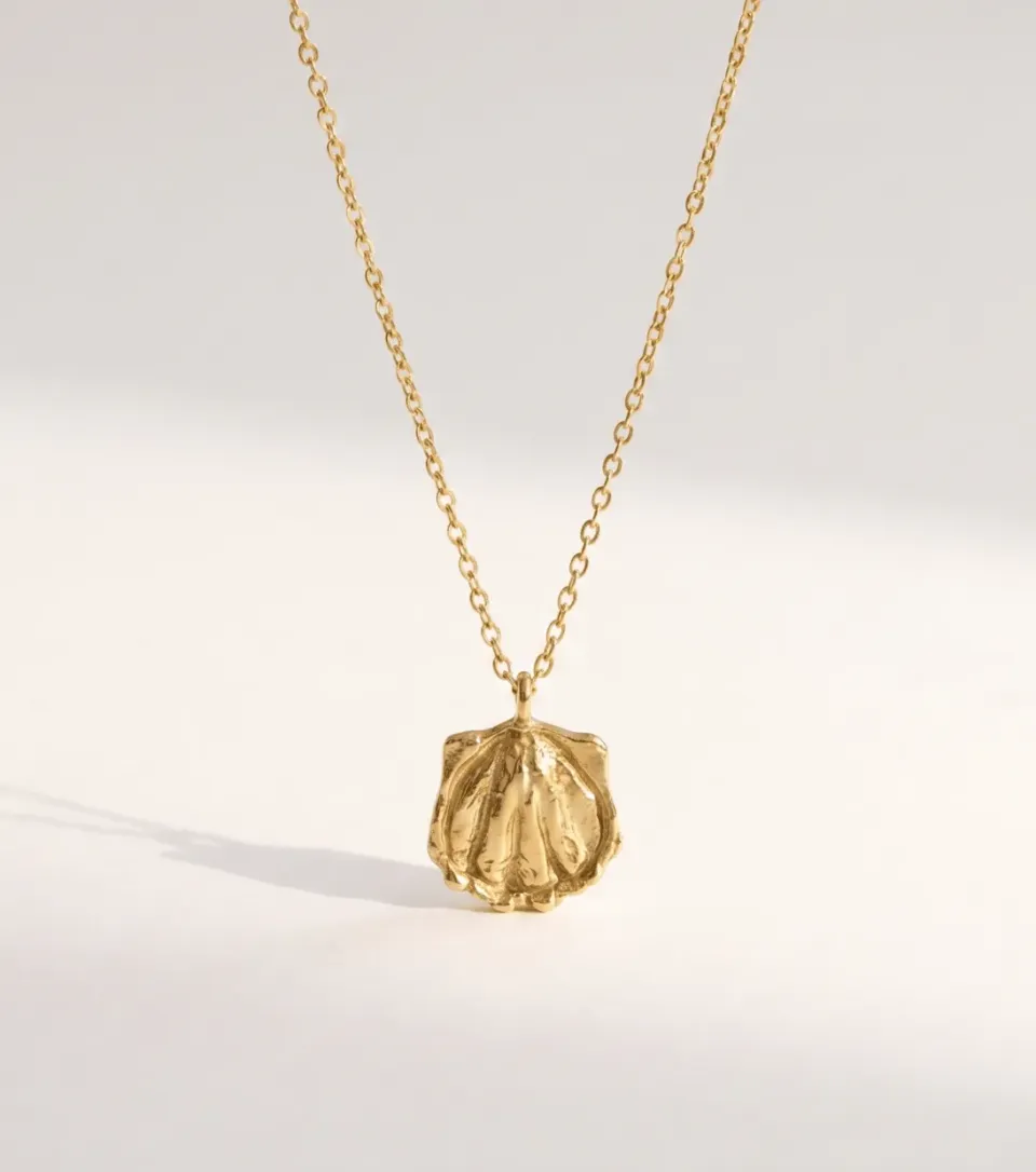 Elise Tsikis Nepti collier coquillage or jaune femme