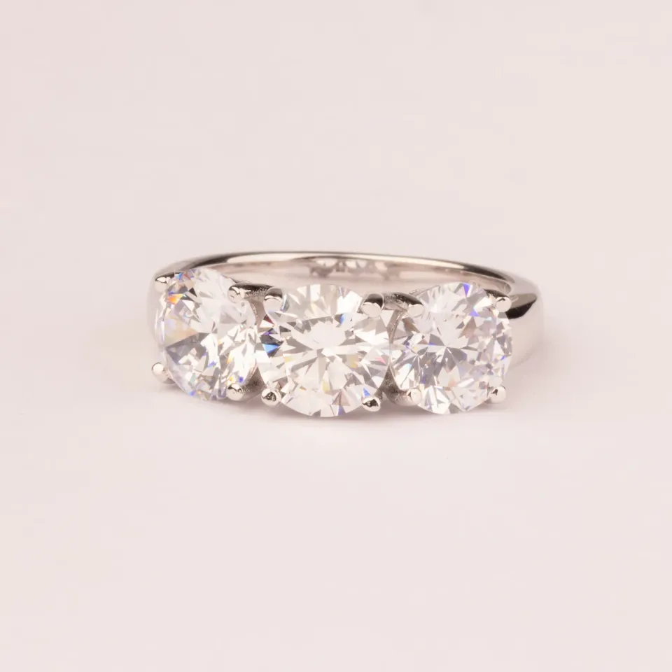 Ultima Edizione Trilogy Classico bague 7 mm trois pierres