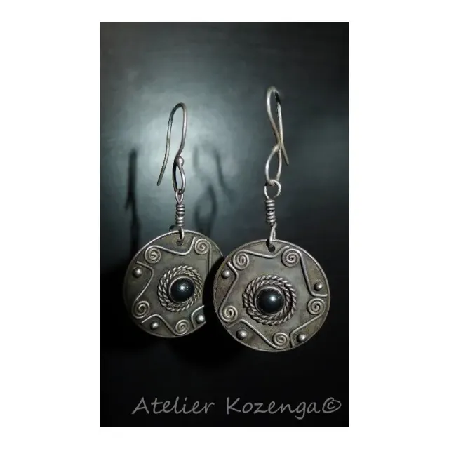 L'Atelier Kozenga Sentara boucles d'oreilles argent hématite