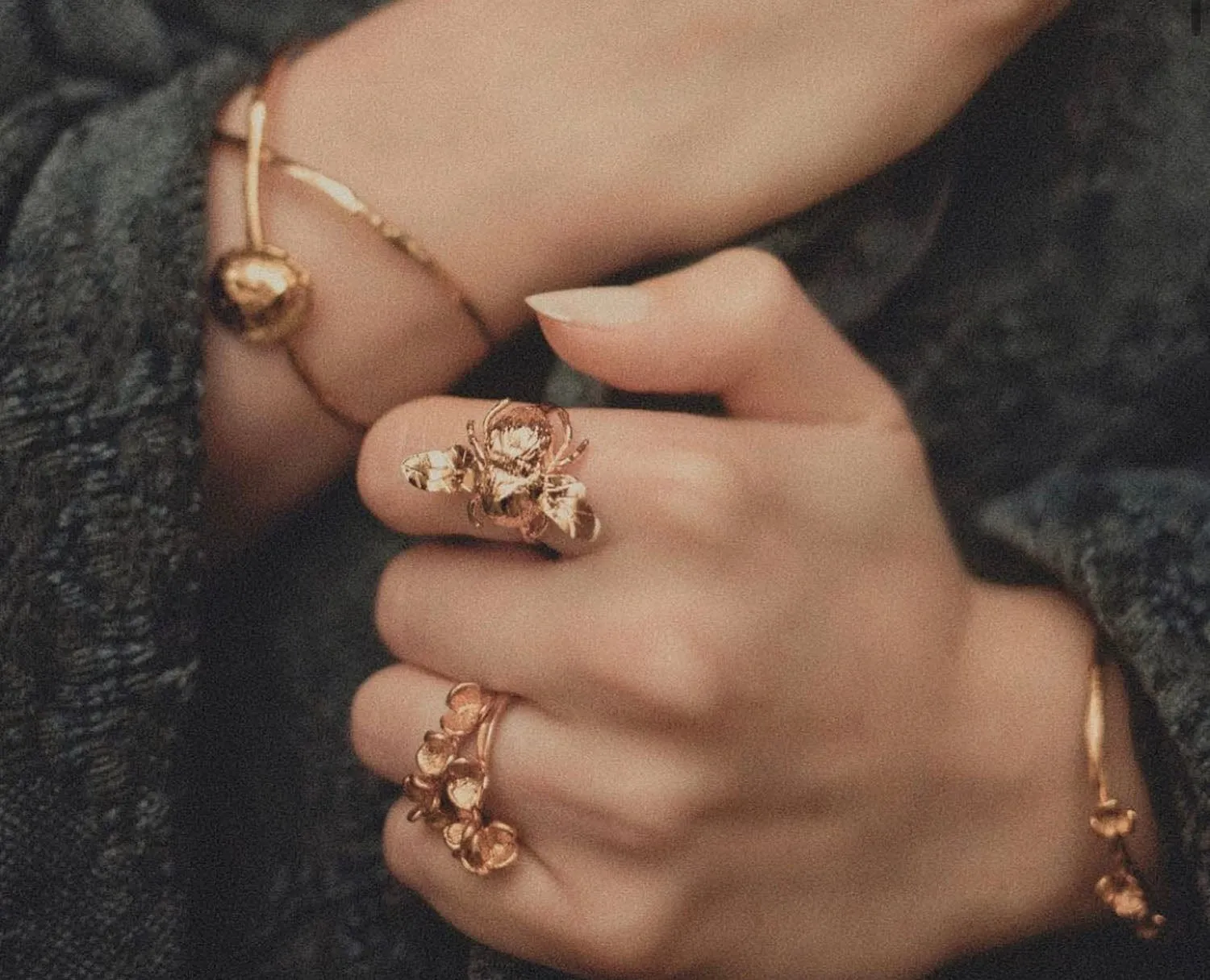 Elise Tsikis Cela bague bourdon or jaune