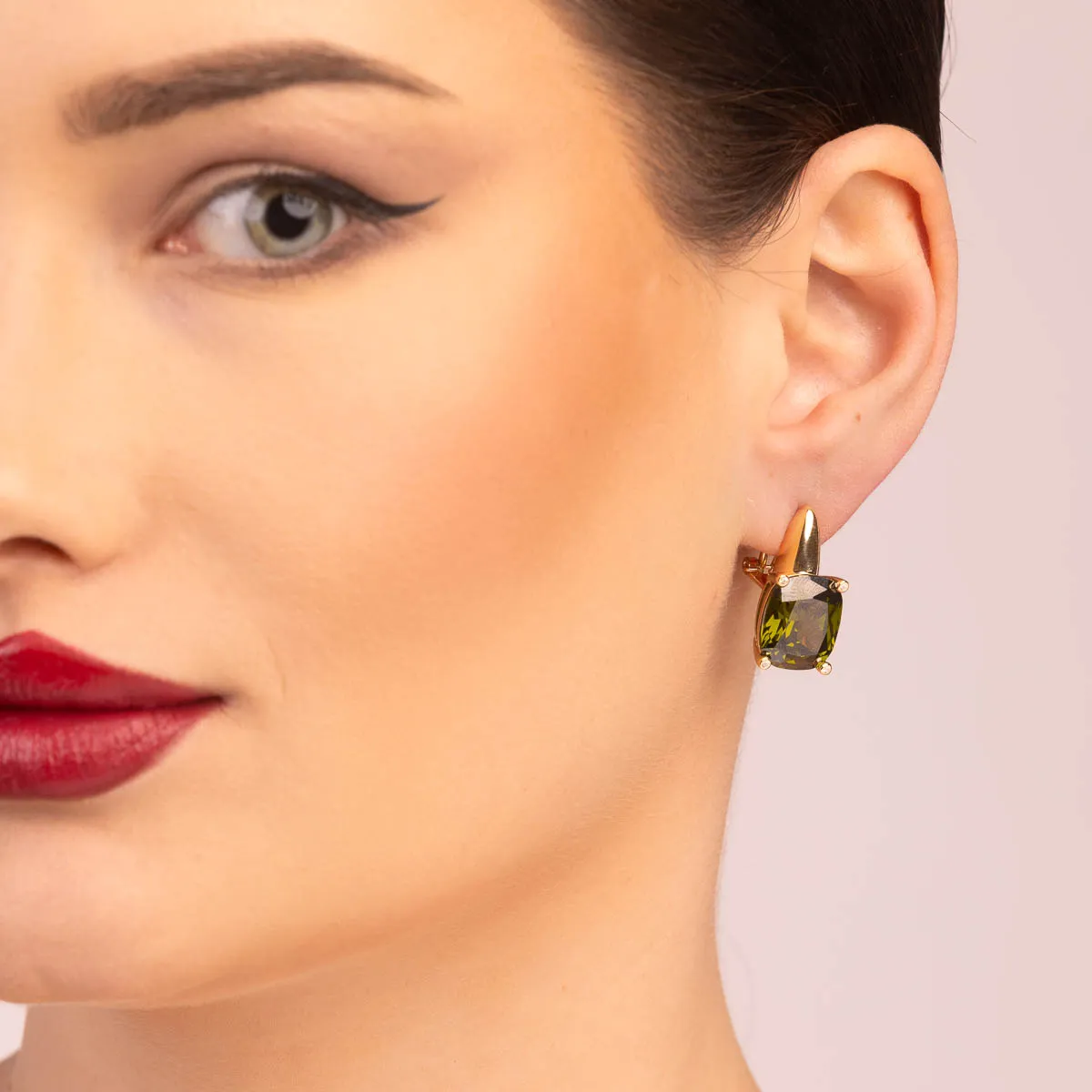 Ultima Edizione taille émeraude boucle zircon couleurs